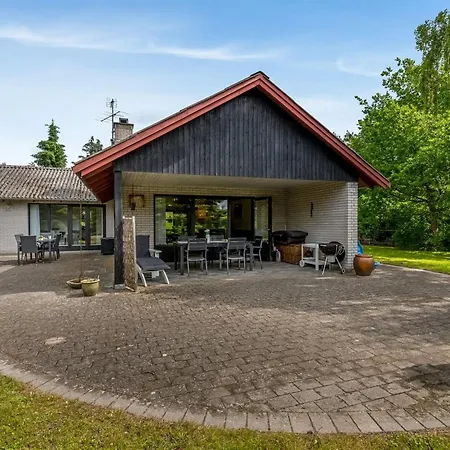 Hanka - 500m From The Sea In Lolland- Falster And Mon By Interhome Bøtø By