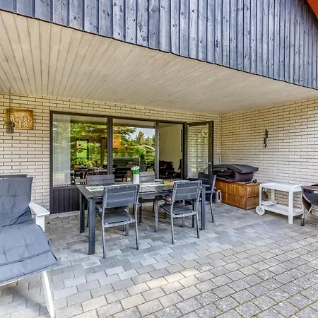 Hanka - 500m From The Sea By Interhome *