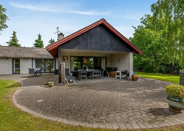 Hanka - 500m From The Sea By Interhome